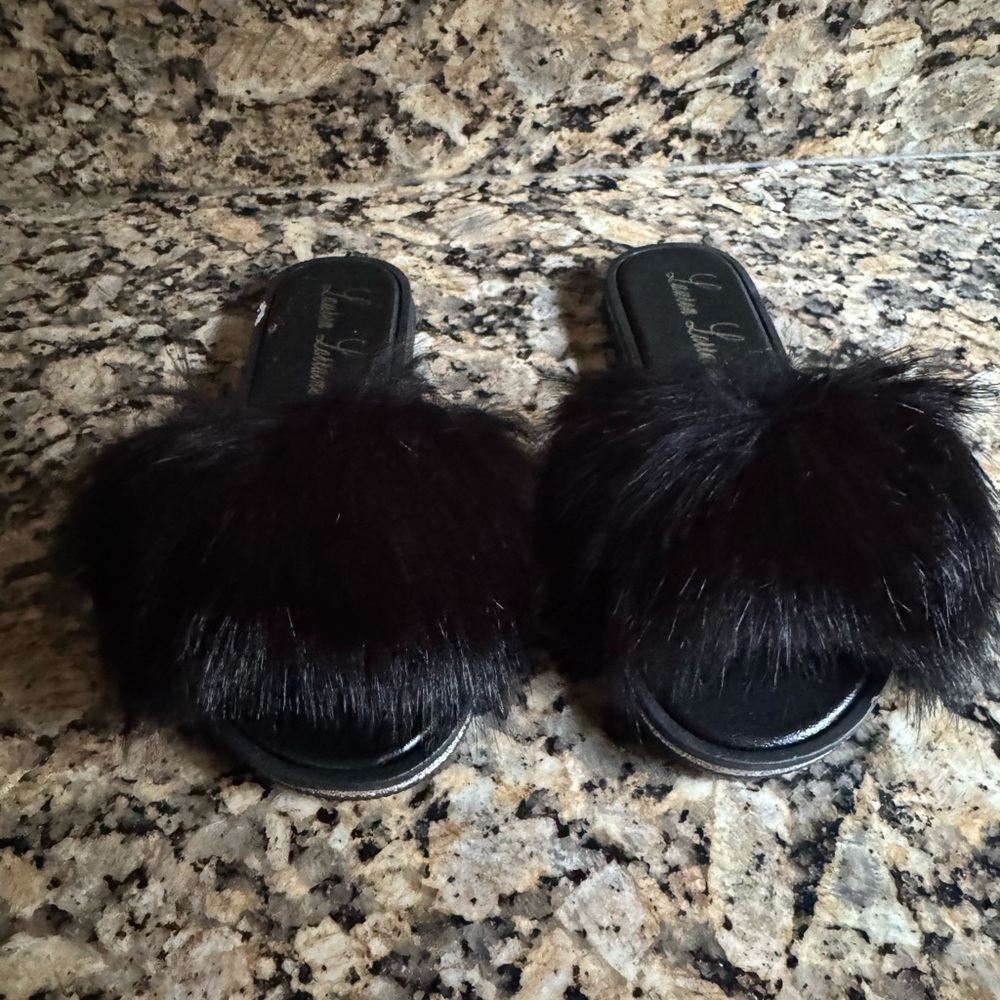 Lauren Lorraine Black Fur Slippers - Picture 5 of 7